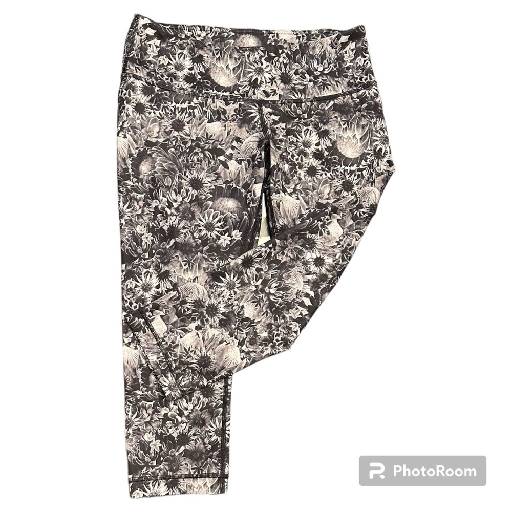 Lululemon Activewear Capris.